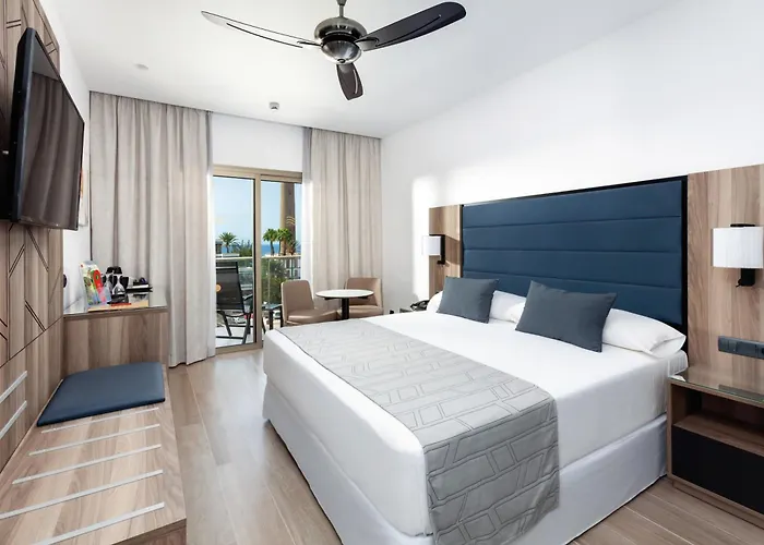 Отель Riu Palace Oasis